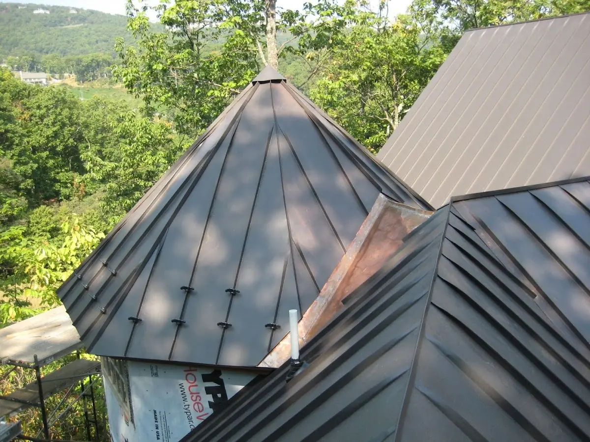 Professional Roof Tarp Installation by Craftsman Roofing in Knob Hill